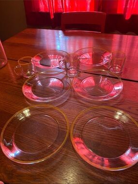 Set of 6 vintage Arcoroc plates & 3 mugs